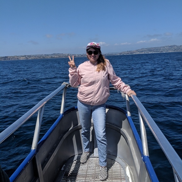 Meet your posher Julia - Picture 2 of 4